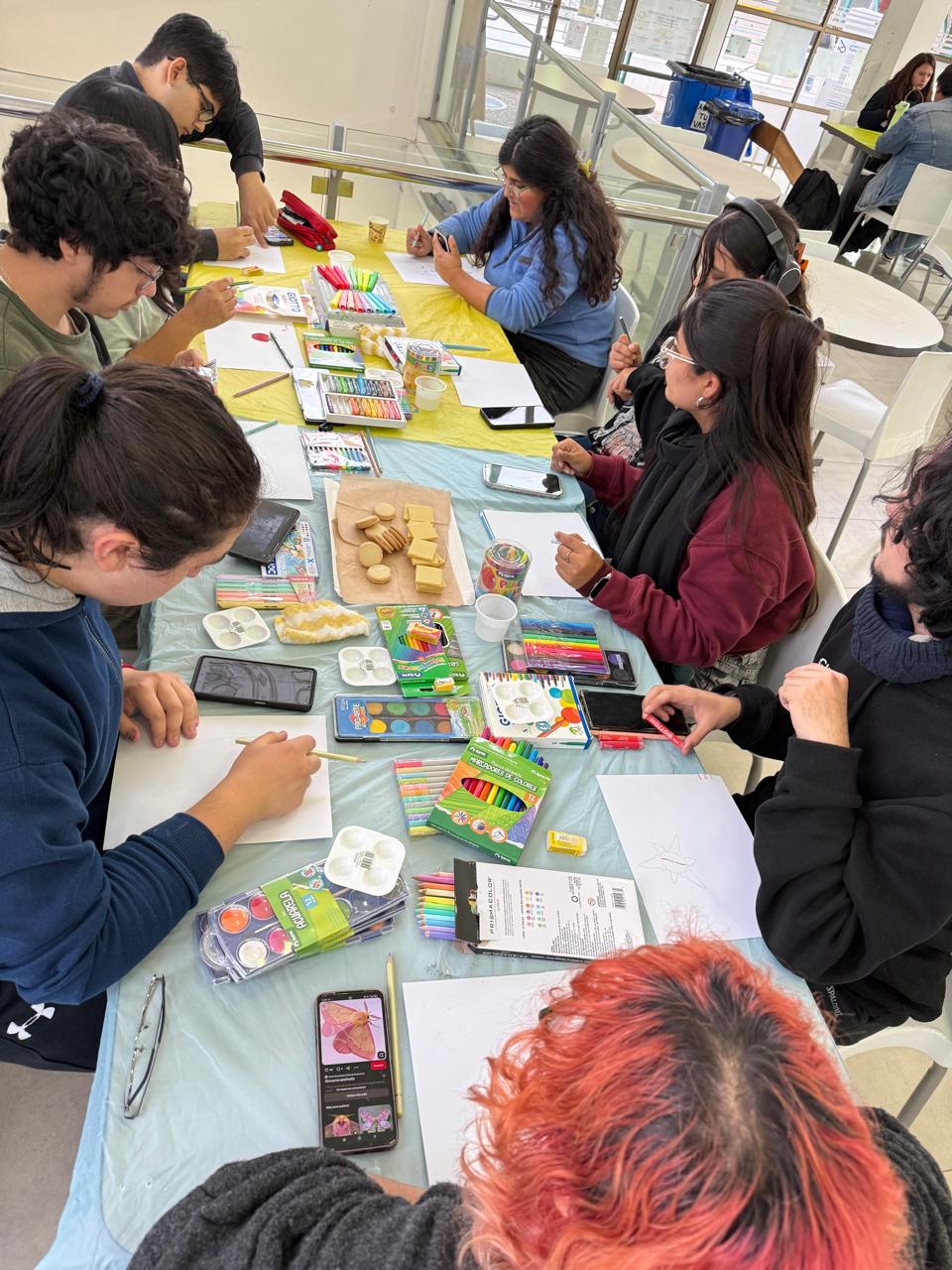 Sede Viña del Mar promueve el bienestar estudiantil a través del taller “Colores que Cuidan” Sede Viña del Mar promueve el bienestar estudiantil a través del taller “Colores que Cuidan”