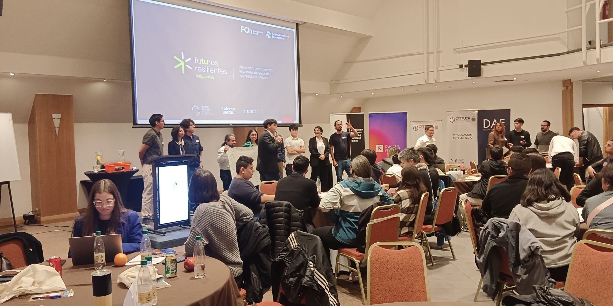 Estudiantes USM participan en proyecto que transforma residuos en oportunidades para la economía circular Estudiantes USM participan en proyecto que transforma residuos en oportunidades para la economía circular