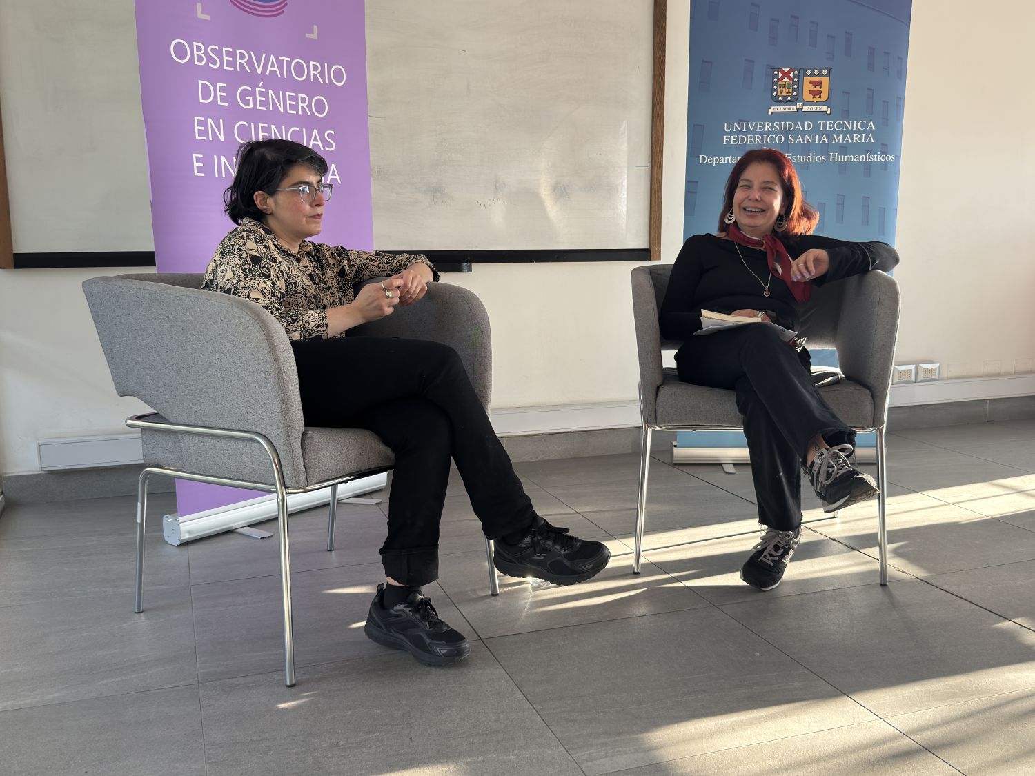 Escritora Alia Trabucco comparte su experiencia literaria en conversatorio organizado por la USM Escritora Alia Trabucco comparte su experiencia literaria en conversatorio organizado por la USM