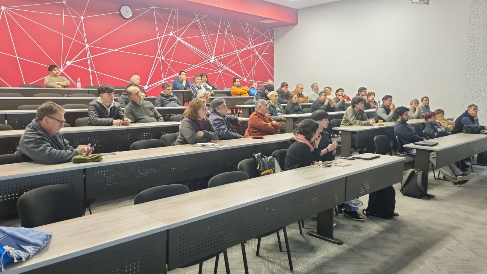 USM fortalece su vinculación con el sector apícola a través de innovación y tecnología USM fortalece su vinculación con el sector apícola a través de innovación y tecnología