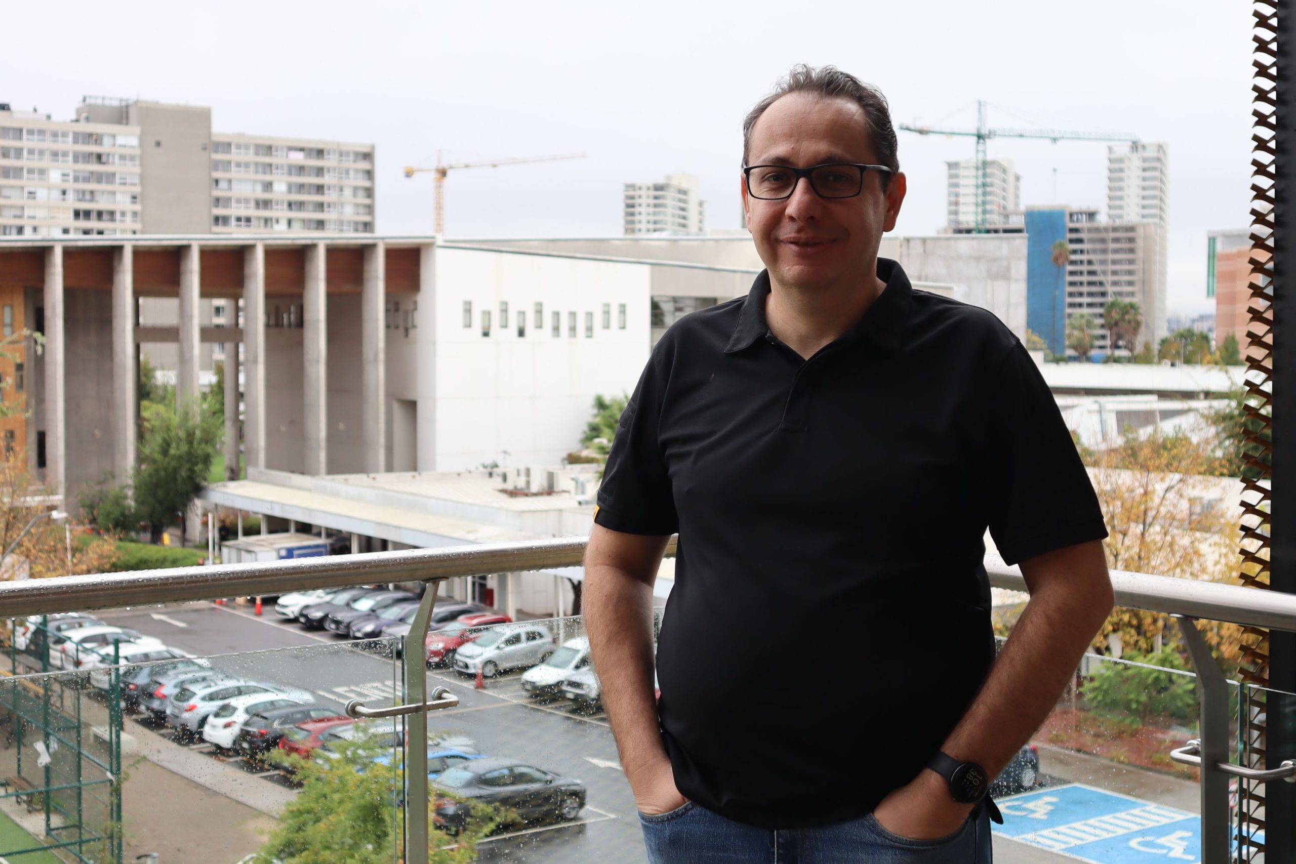 Académico USM utiliza inteligencia artificial para mejorar la resolución de problemas complejos de optimización Académico USM utiliza inteligencia artificial para mejorar la resolución de problemas complejos de optimización