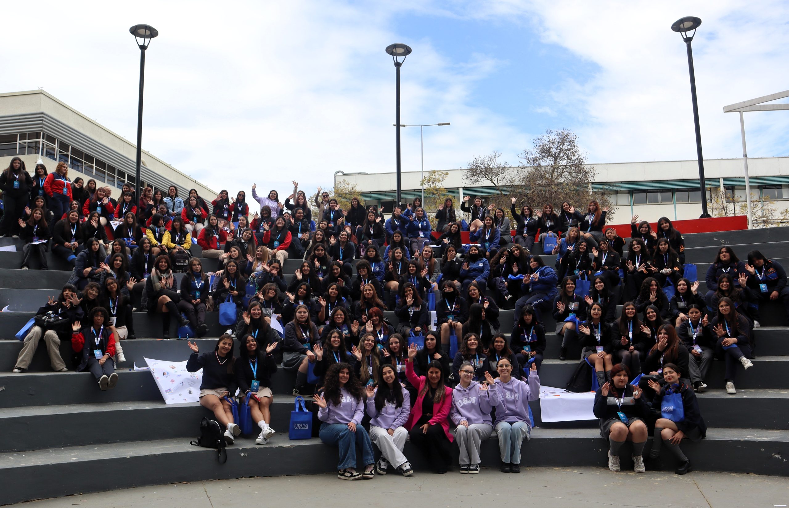 Estudiantes participan en jornada “Más Mujeres en STEM” en la Sede Viña del Mar Estudiantes participan en jornada “Más Mujeres en STEM” en la Sede Viña del Mar